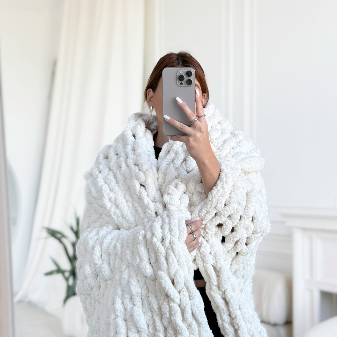 Luxe Chunky Throw Blanket